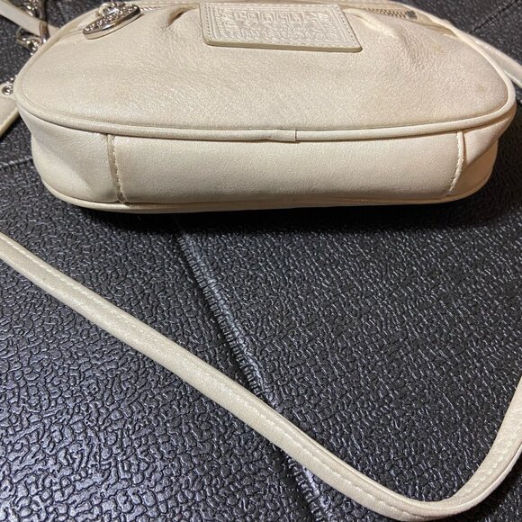 Coach Poppy Shimmer Leather Mini Crossbody Bag – Ivory - Picture 5 of 6